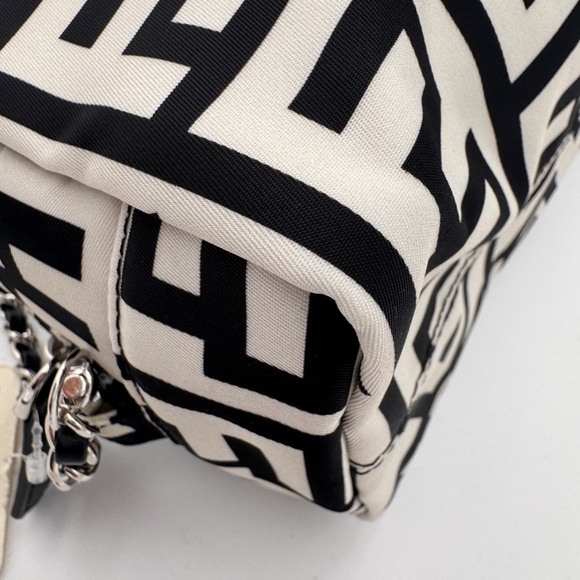 FENDI BY MARC JACOBS Toiletry Case - Picture 4 of 10